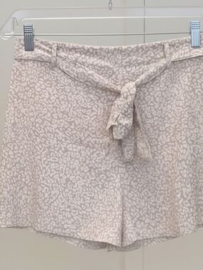 URBAN Romantics Tan and White Skater Skort Skirt Shorts Size  Med